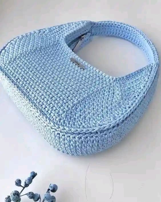 Crochet shoulder bag