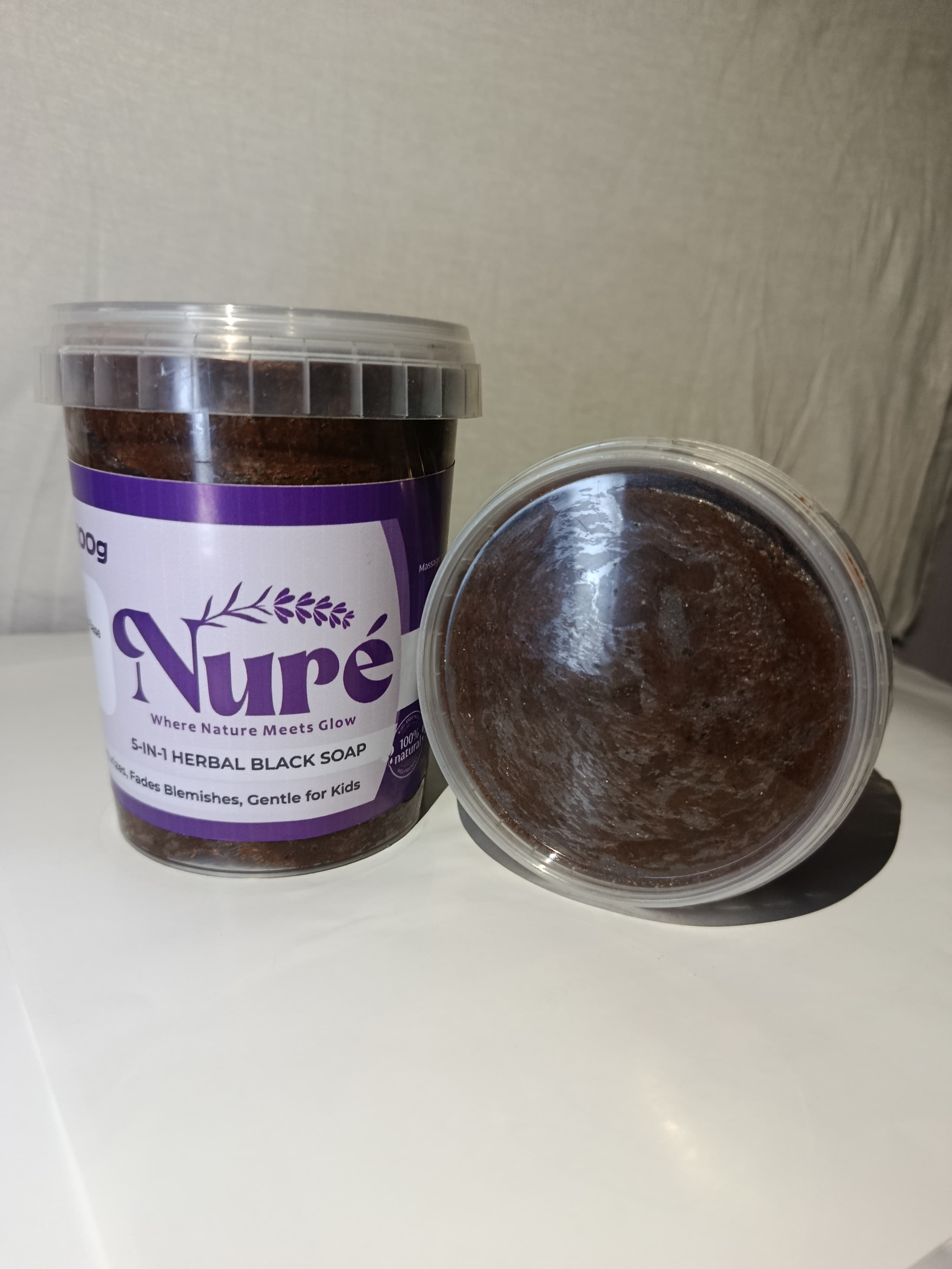 Nuré herbal black soap