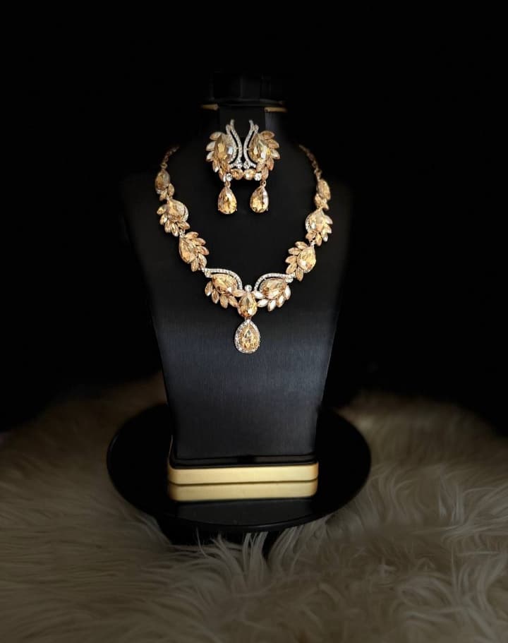 Fashionable jewellery 