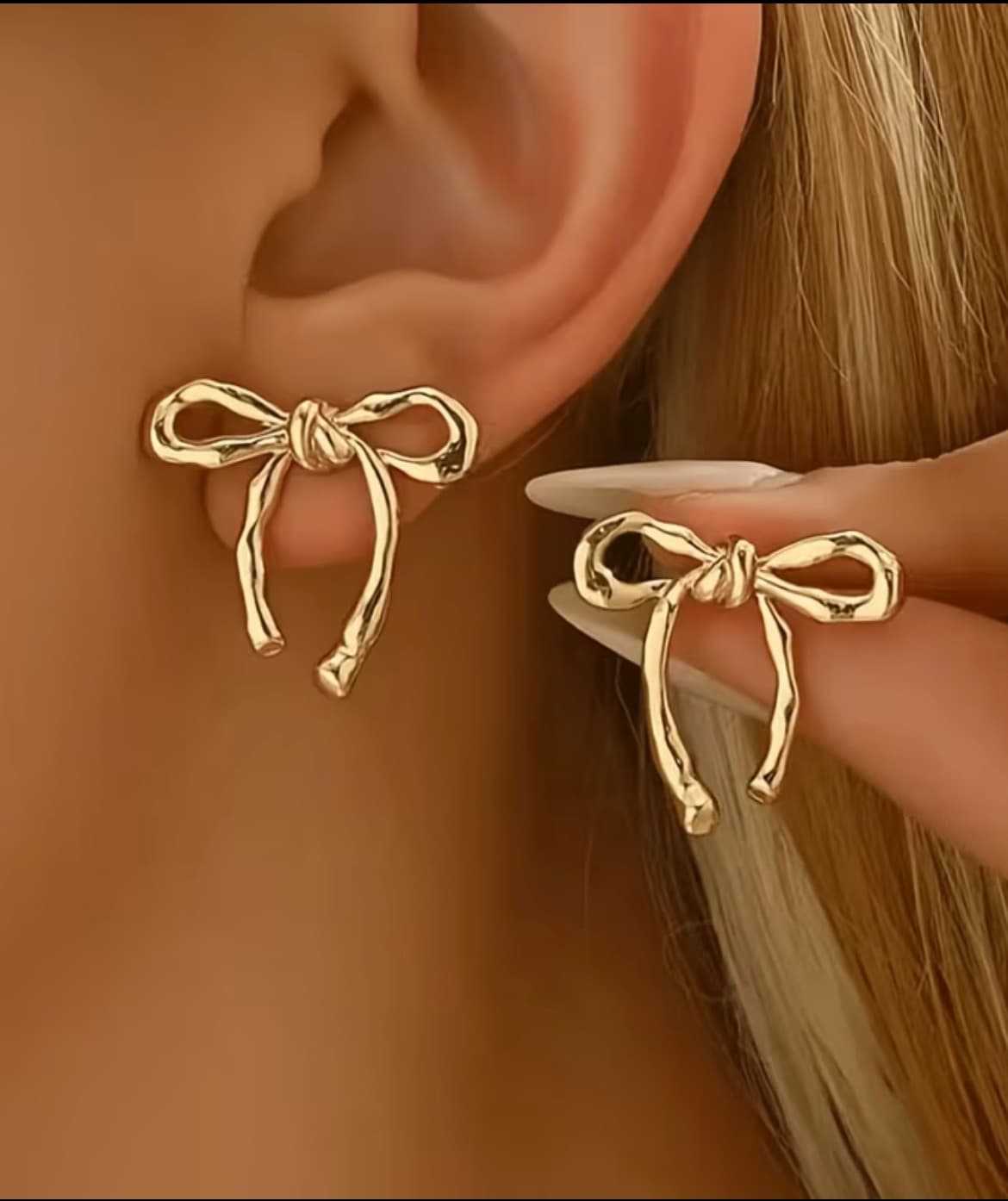 Bow knot stud 