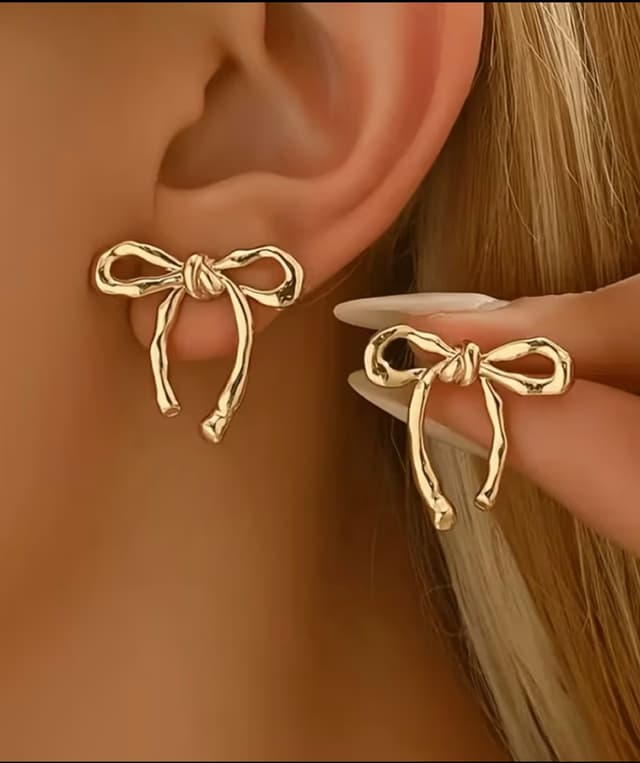 Bow knot stud 